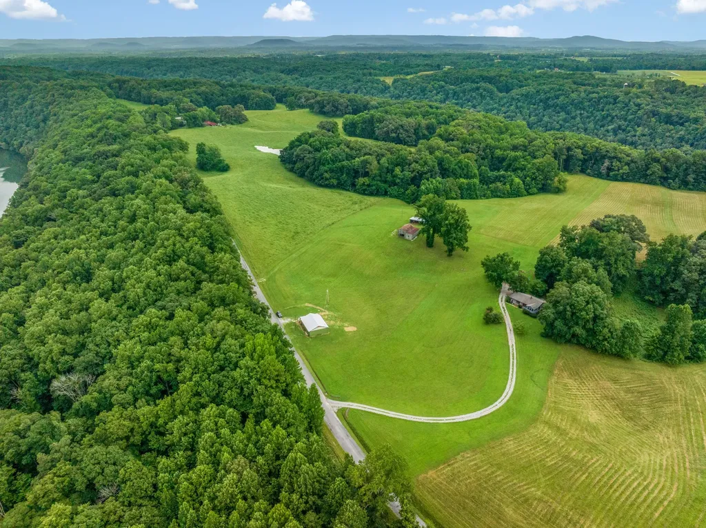4895 Webbs Camp Road Walling TN 38587