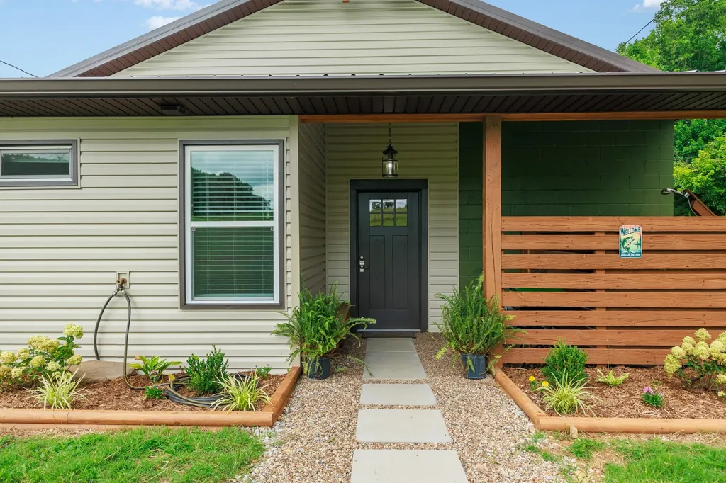 4895 Webbs Camp Road Walling TN 38587