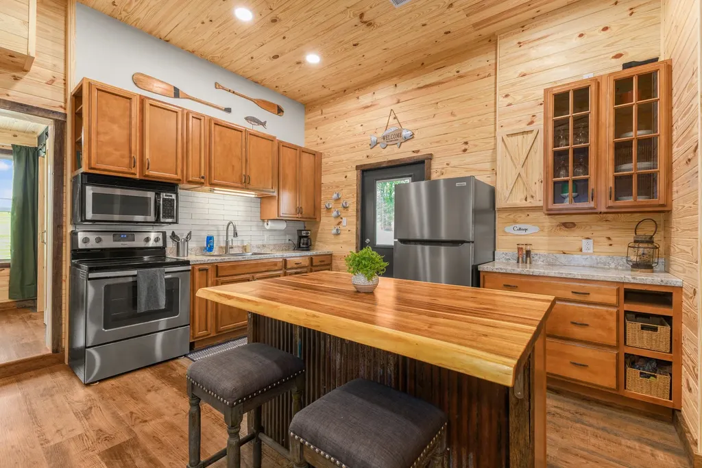 4895 Webbs Camp Road Walling TN 38587