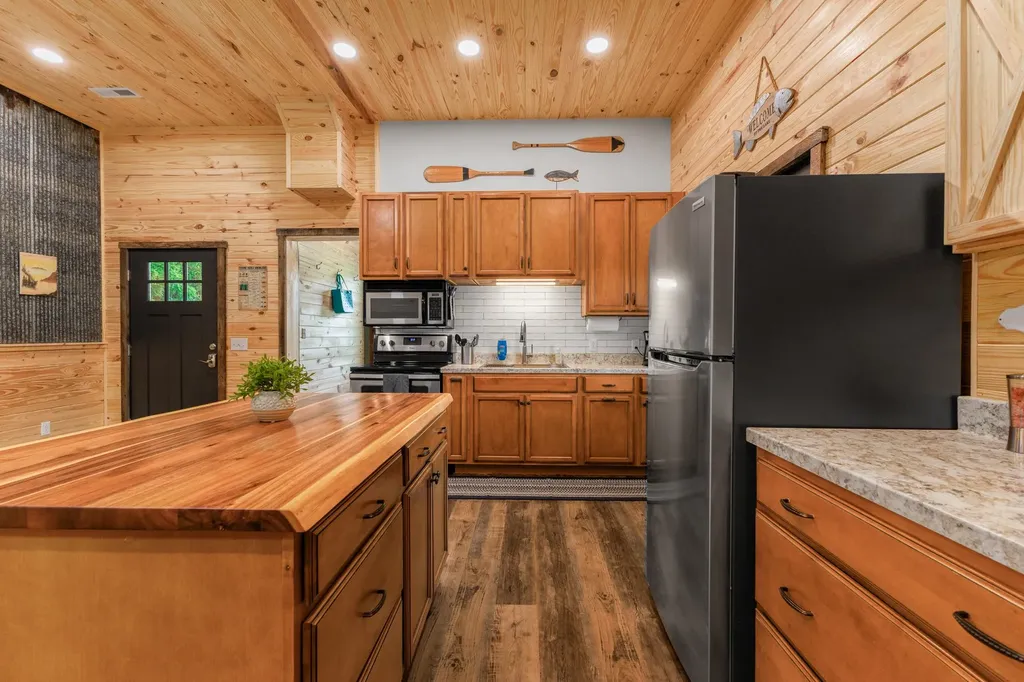 4895 Webbs Camp Road Walling TN 38587
