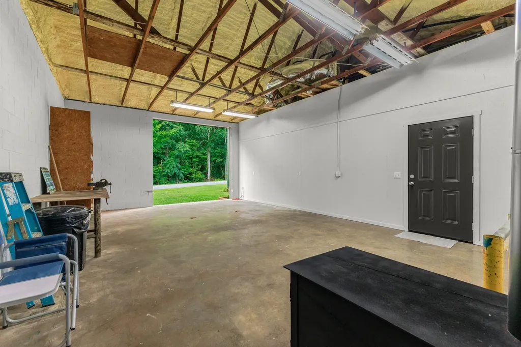 4895 Webbs Camp Road Walling TN 38587
