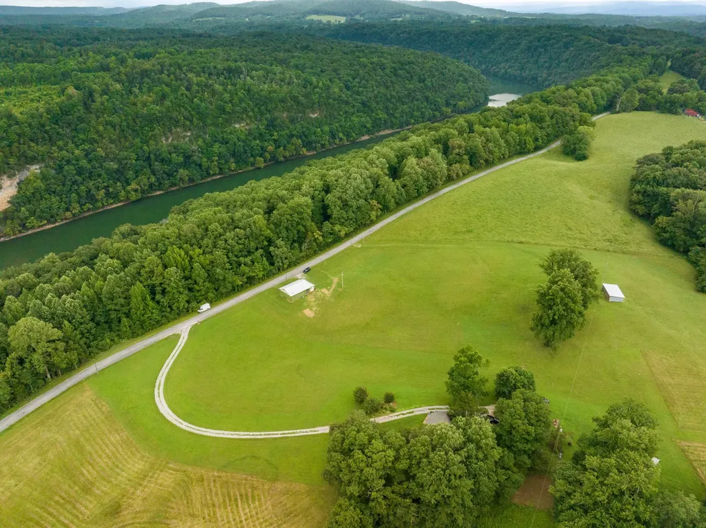 4895 Webbs Camp Road Walling TN 38587