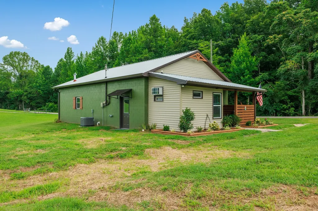 4895 Webbs Camp Road Walling TN 38587