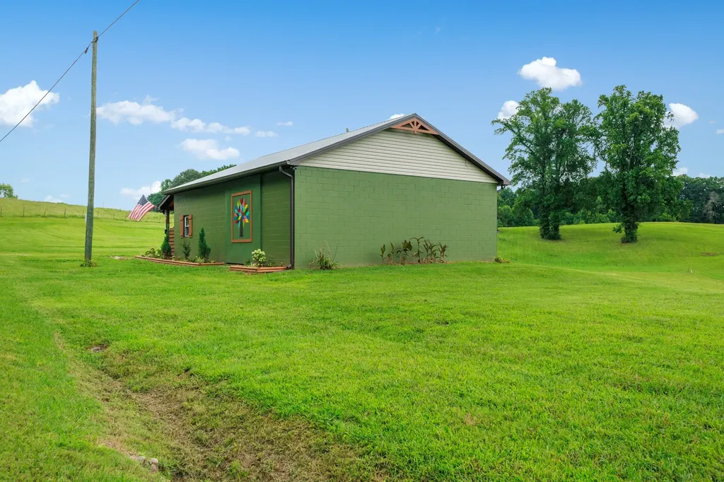 4895 Webbs Camp Road Walling TN 38587