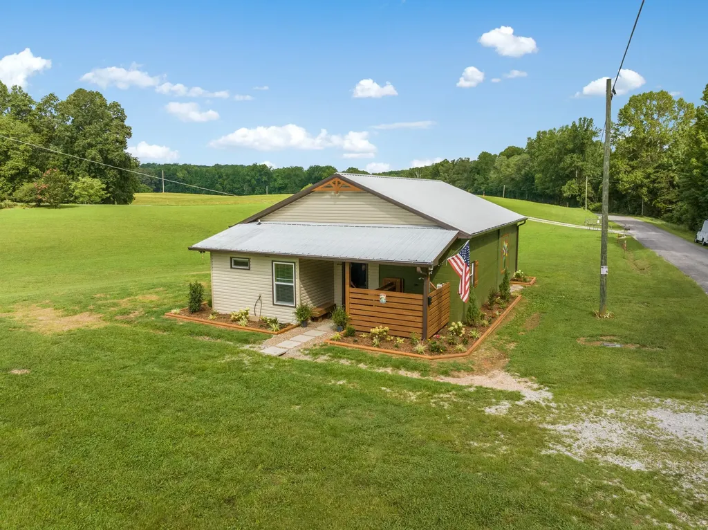 4895 Webbs Camp Road Walling TN 38587