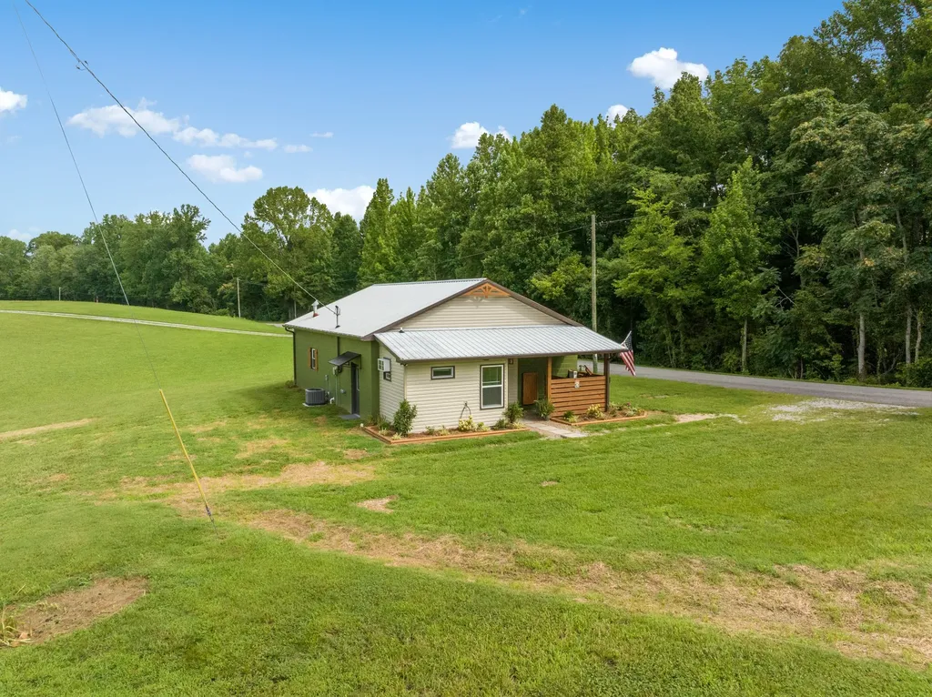4895 Webbs Camp Road Walling TN 38587
