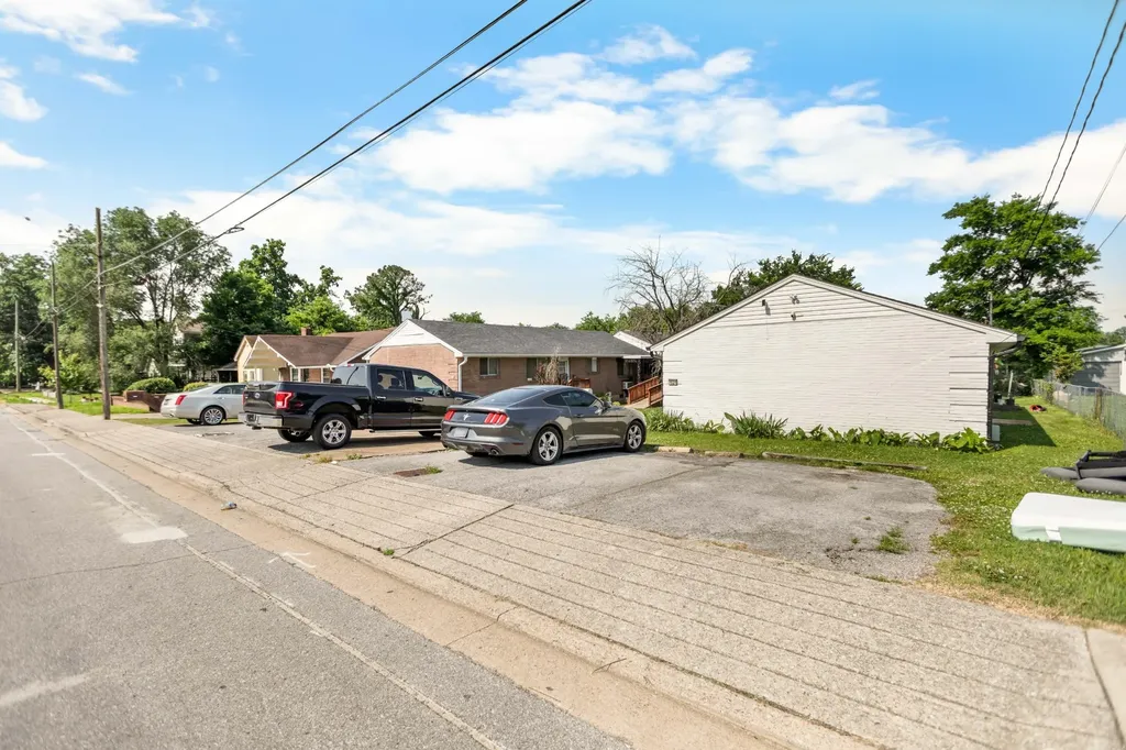 1521 22nd Ave, N Nashville TN 37208