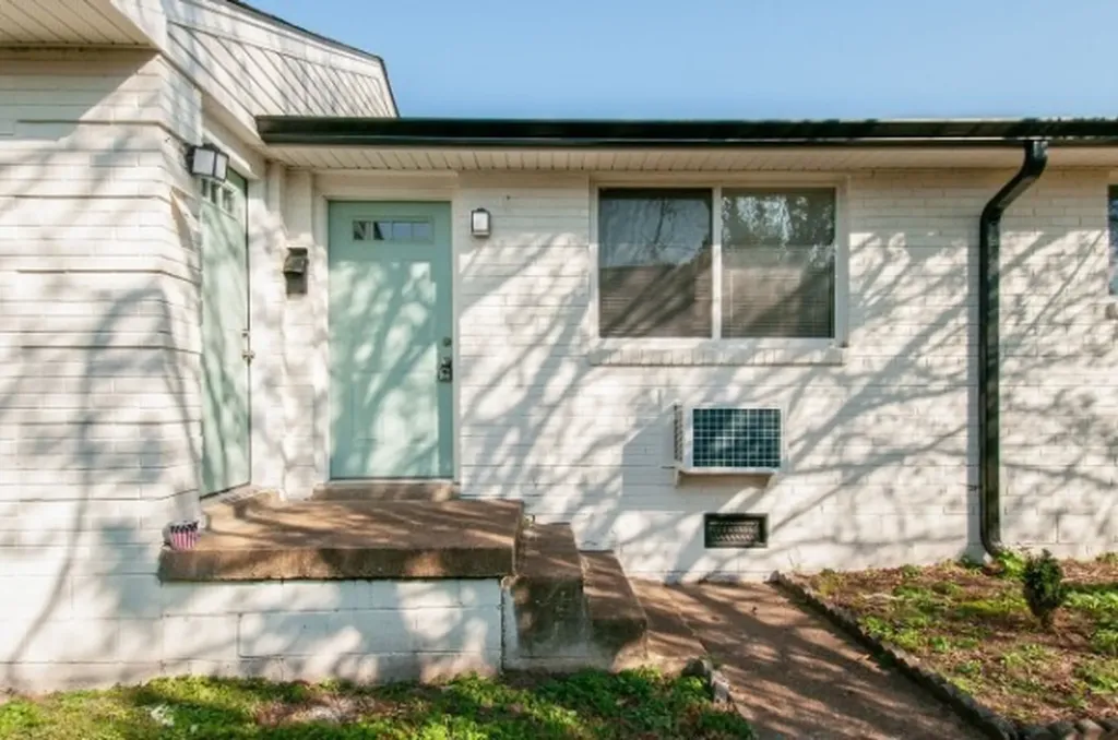 1521 22nd Ave, N Nashville TN 37208