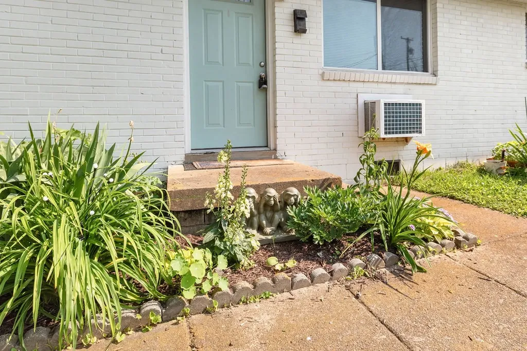 1521 22nd Ave, N Nashville TN 37208