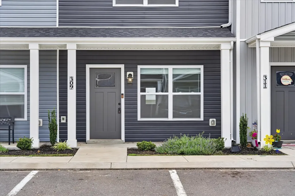 309 Front Ridge Circle Clarksville TN 37040