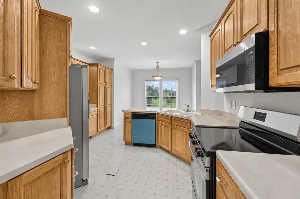 3000 Surrey Ridge Road Clarksville TN 37043