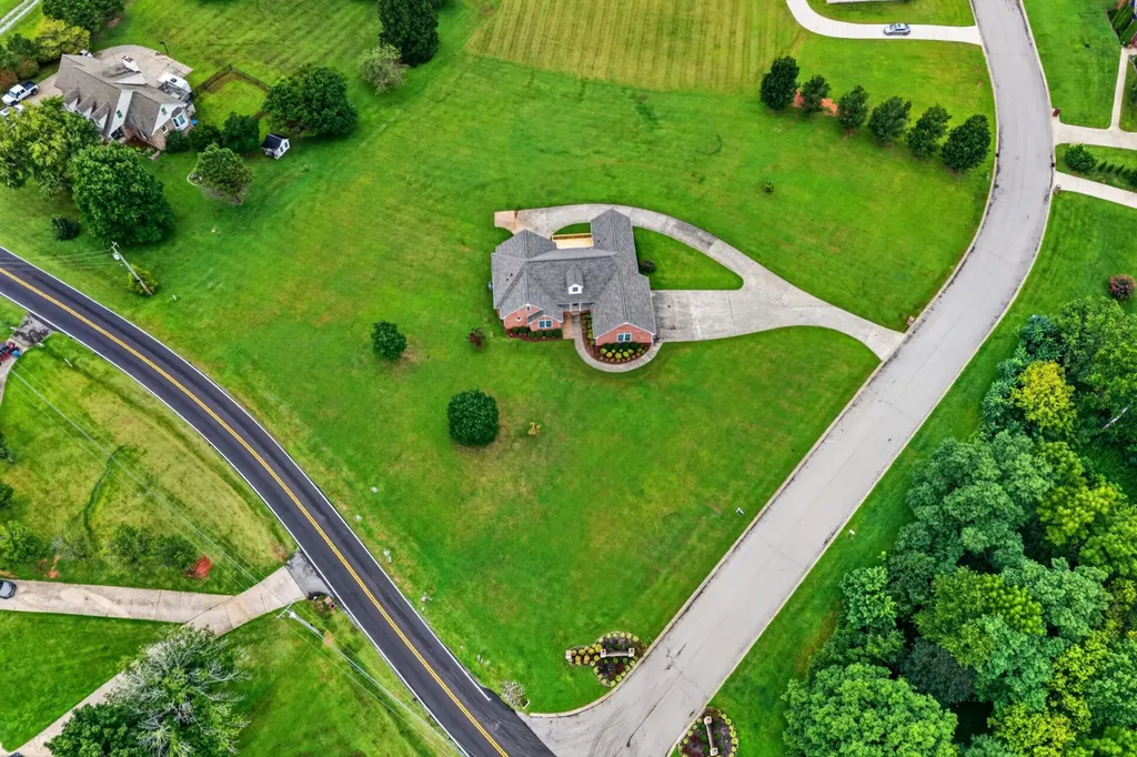 3000 Surrey Ridge Road Clarksville TN 37043