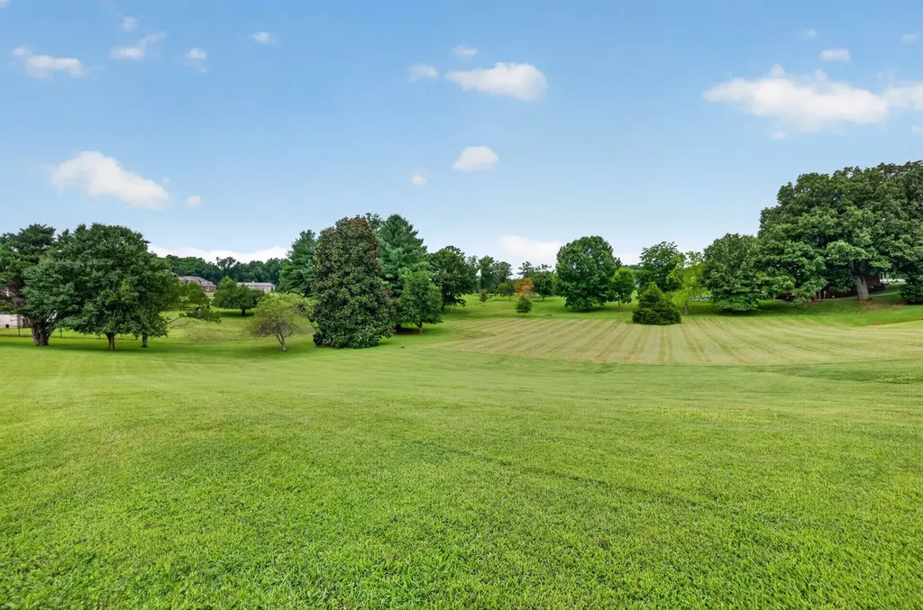 3000 Surrey Ridge Road Clarksville TN 37043