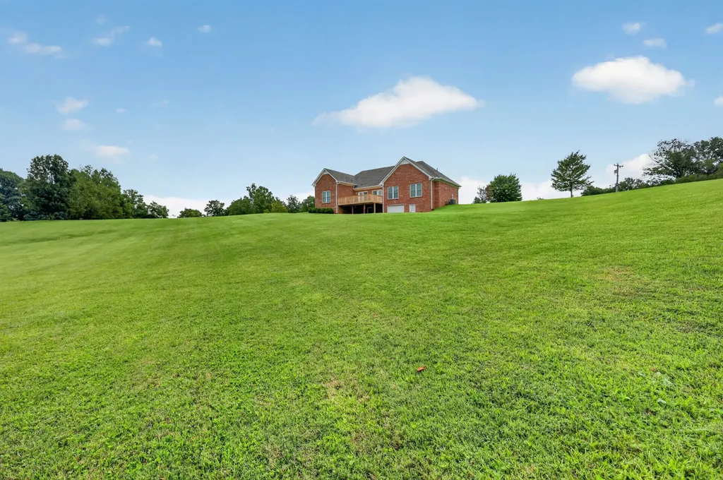 3000 Surrey Ridge Road Clarksville TN 37043