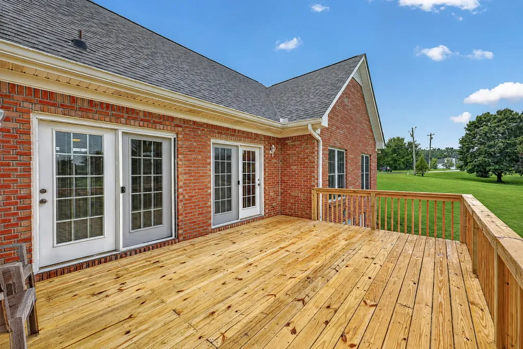 3000 Surrey Ridge Road Clarksville TN 37043