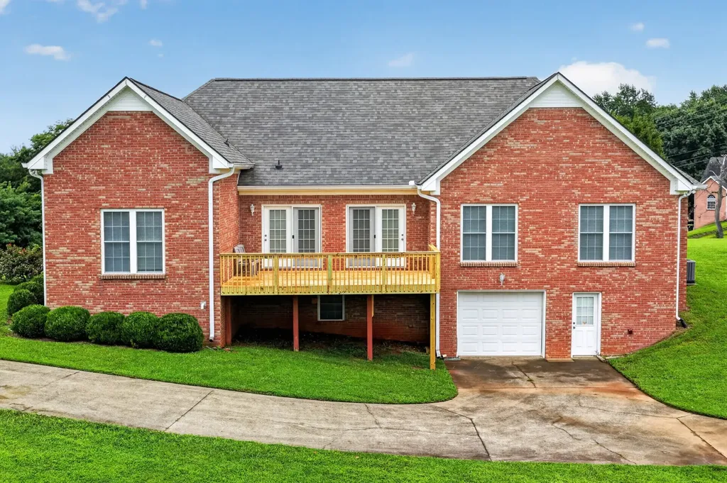 3000 Surrey Ridge Road Clarksville TN 37043