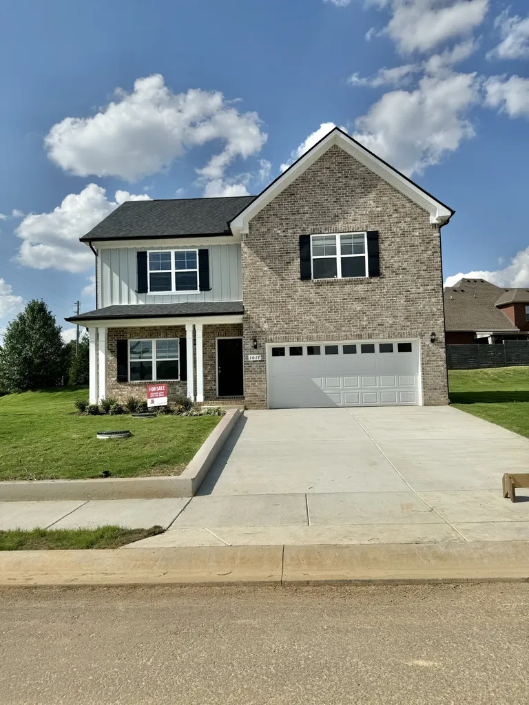1017 Amber Hills Drive Ashland City TN 37015