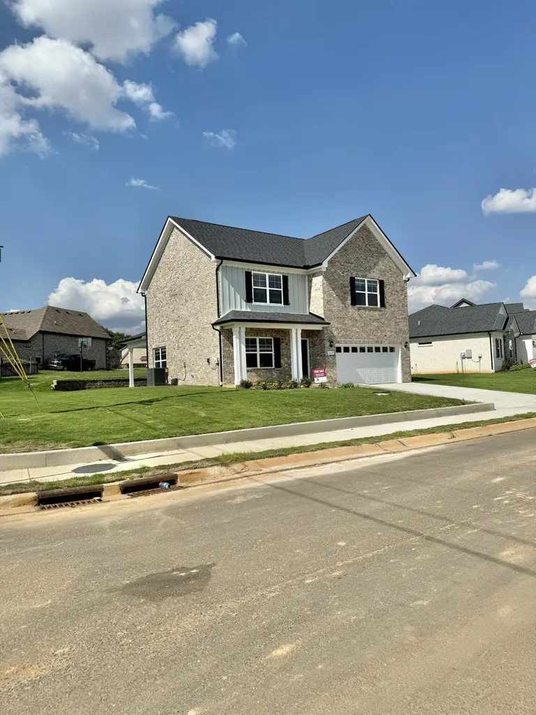 1017 Amber Hills Drive Ashland City TN 37015