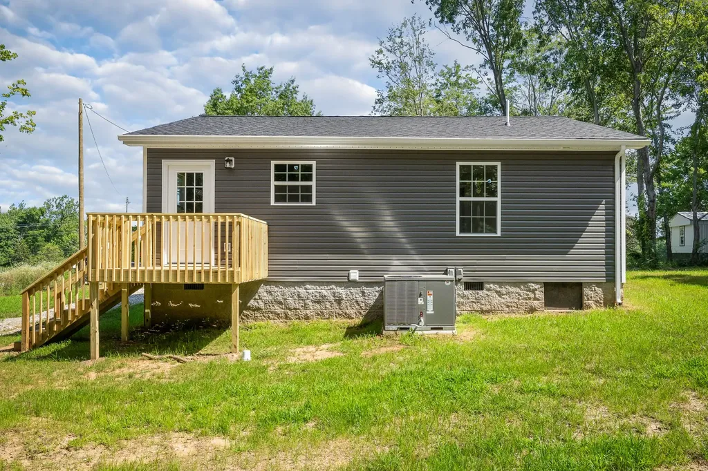 6210 Crossville Highway Sparta TN 38583