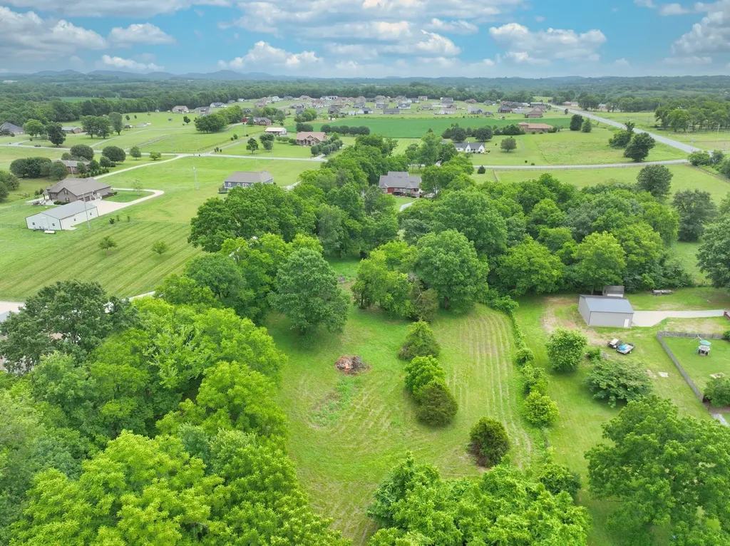 107 Greenfield Lane Castalian Springs TN 37031
