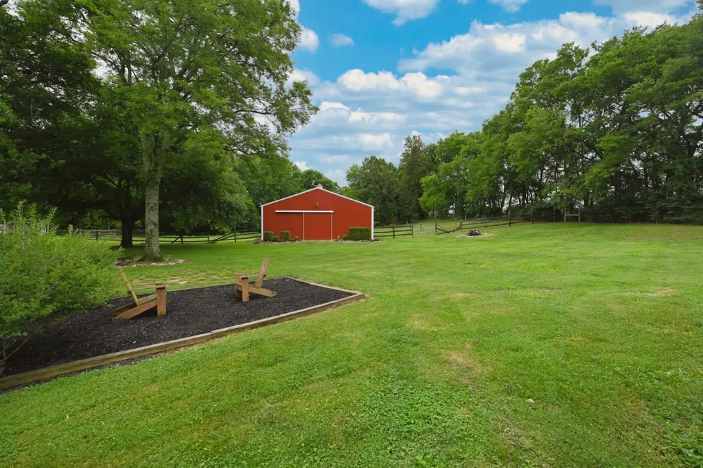 107 Greenfield Lane Castalian Springs TN 37031