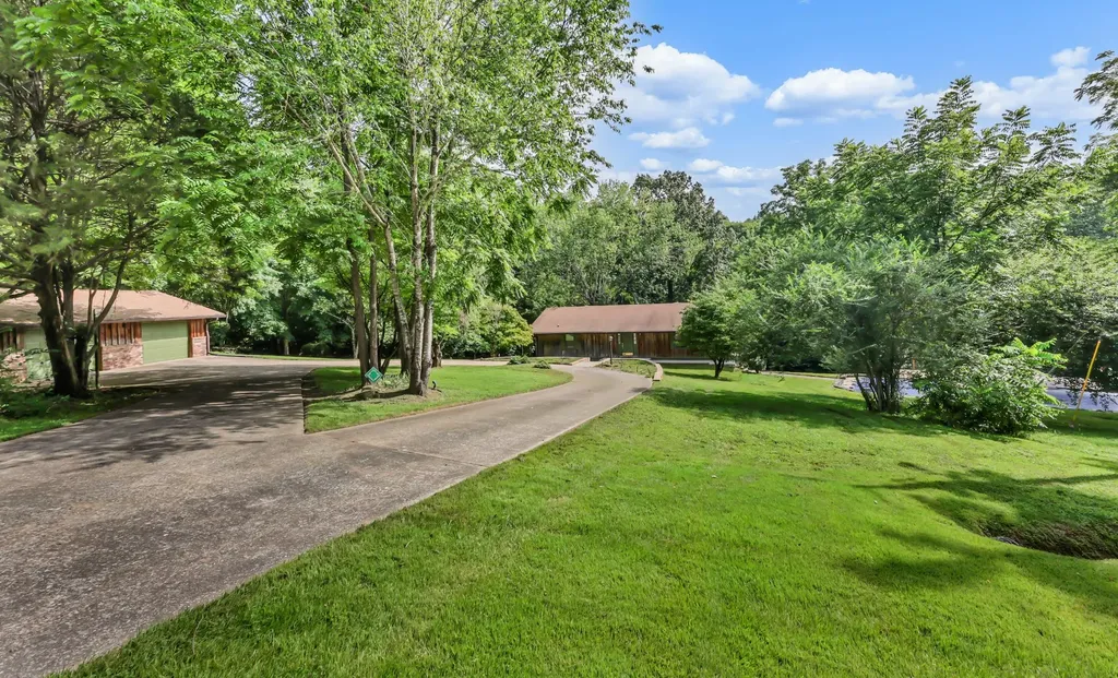 3111 Ashland City Road Clarksville TN 37043