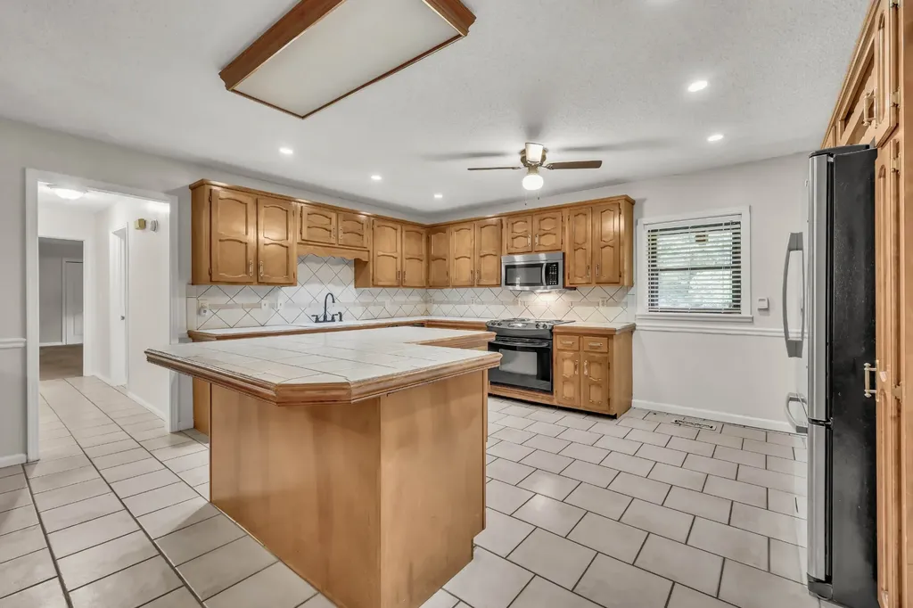 3111 Ashland City Road Clarksville TN 37043