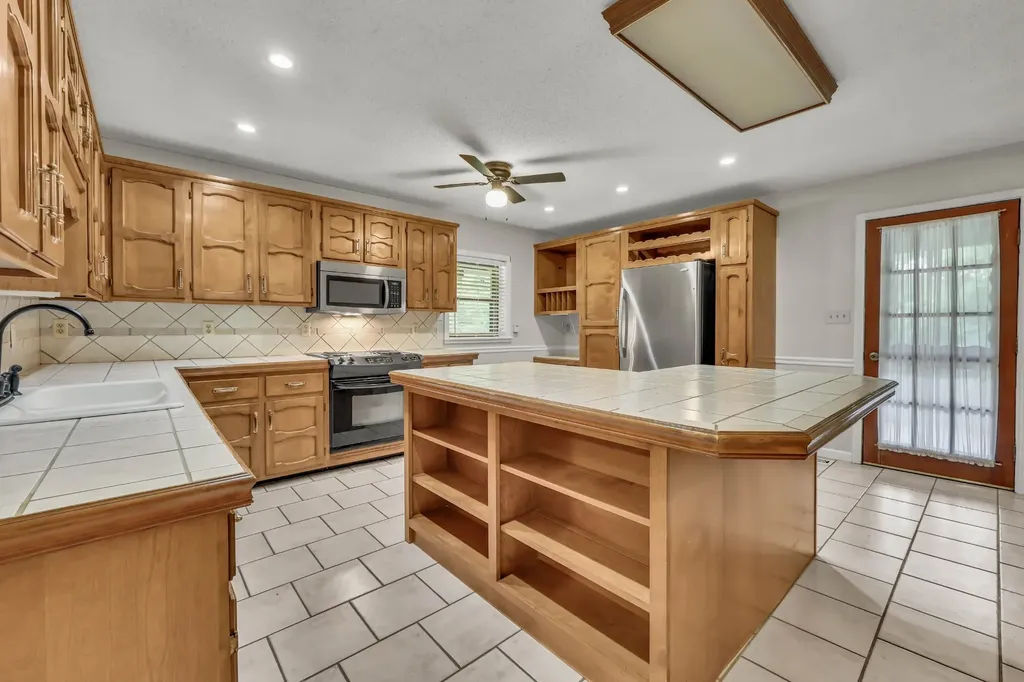 3111 Ashland City Road Clarksville TN 37043