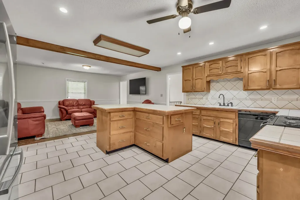 3111 Ashland City Road Clarksville TN 37043