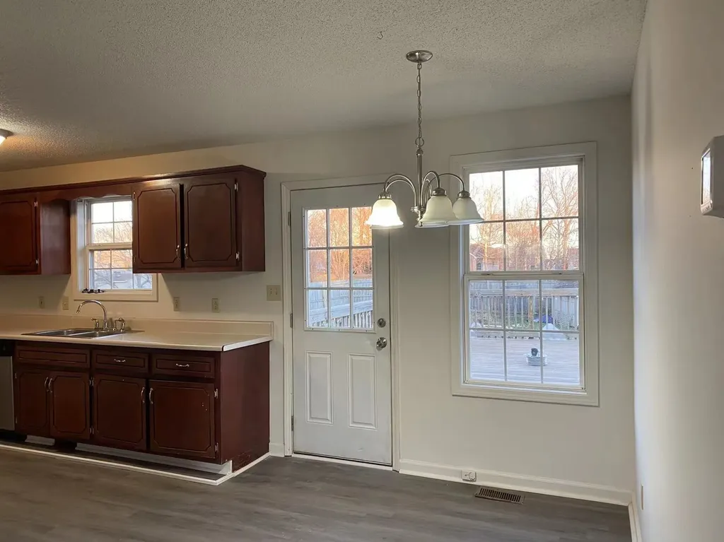 1835 Cottingham Court Clarksville TN 37042