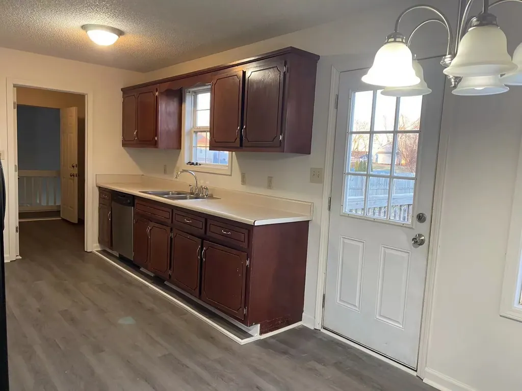 1835 Cottingham Court Clarksville TN 37042