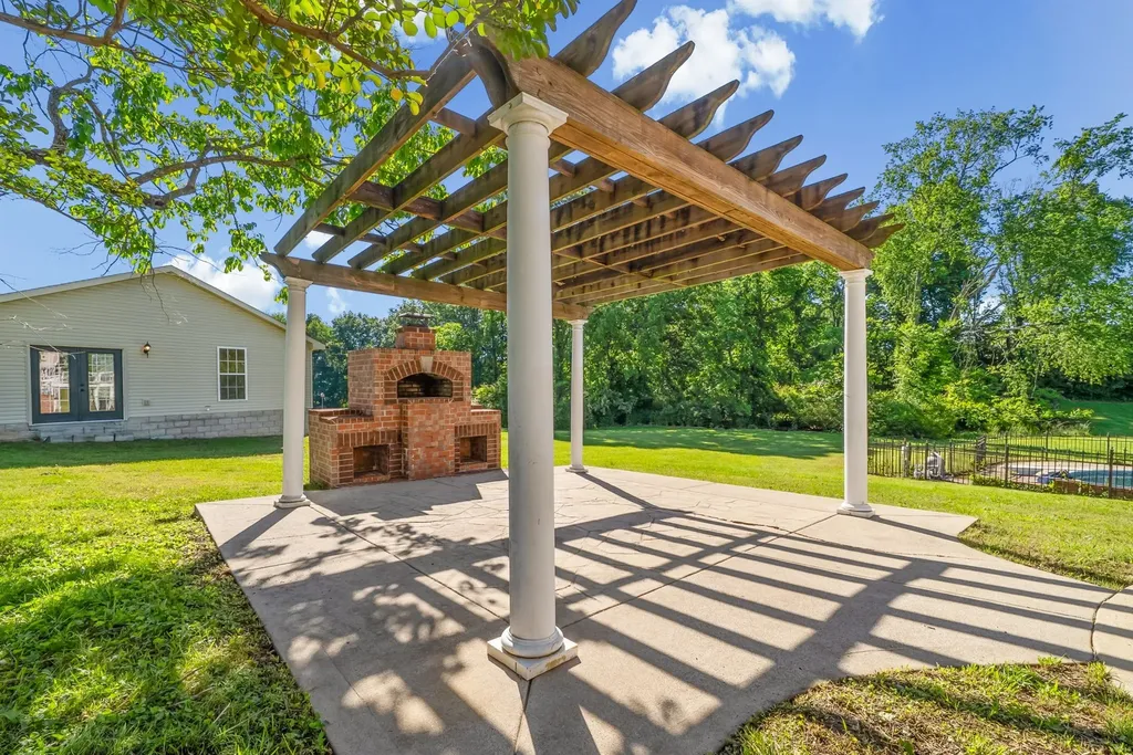 1365 Norman Lane Clarksville TN 37040