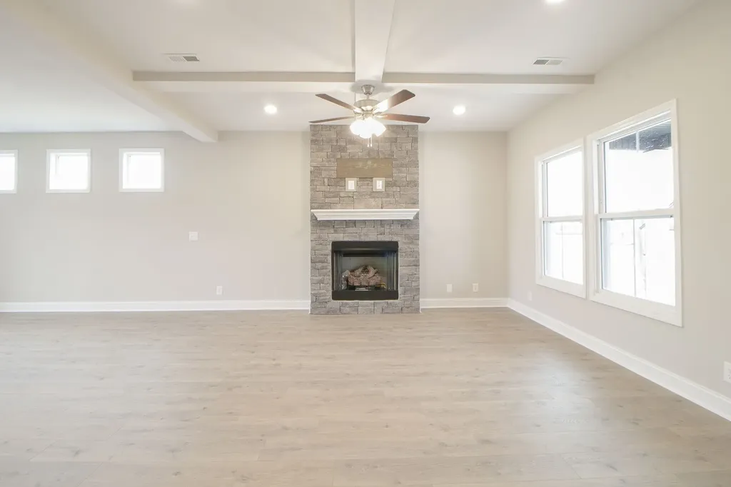 2074 Ireland Way Clarksville TN 37042
