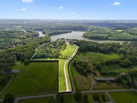 323 Sunset Cove Lane Winchester TN 37398