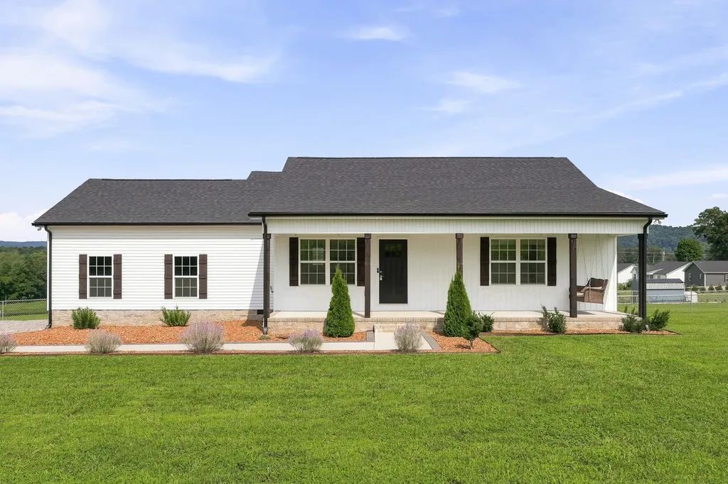 1719 Purvin Lollar Road Sparta TN 38583