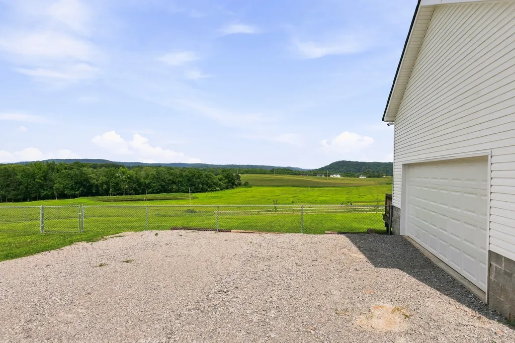 1719 Purvin Lollar Road Sparta TN 38583