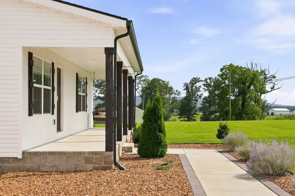 1719 Purvin Lollar Road Sparta TN 38583