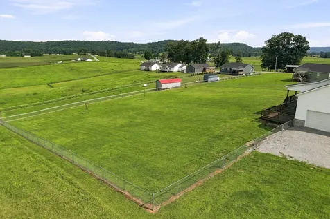 1719 Purvin Lollar Road Sparta TN 38583