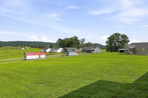 1719 Purvin Lollar Road Sparta TN 38583