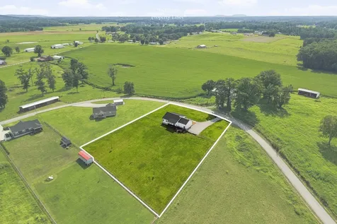 1719 Purvin Lollar Road Sparta TN 38583
