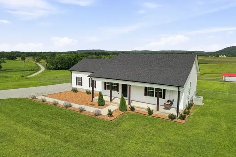 1719 Purvin Lollar Road Sparta TN 38583