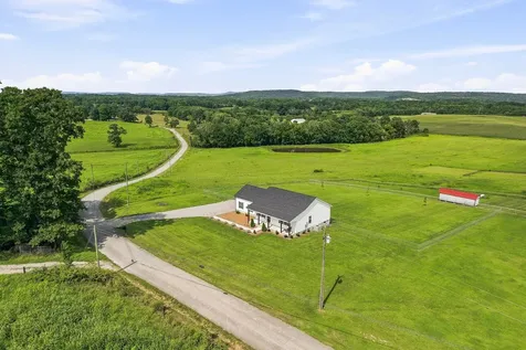 1719 Purvin Lollar Road Sparta TN 38583