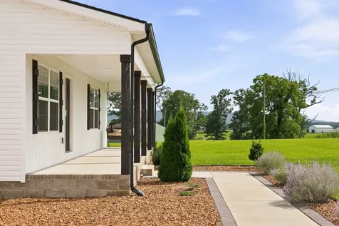1719 Purvin Lollar Road Sparta TN 38583