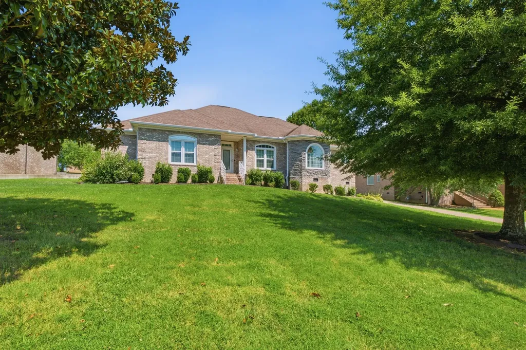 114 Collinwood Drive Gallatin TN 37066
