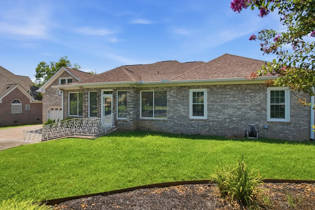 114 Collinwood Drive Gallatin TN 37066