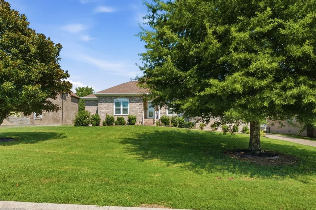 114 Collinwood Drive Gallatin TN 37066