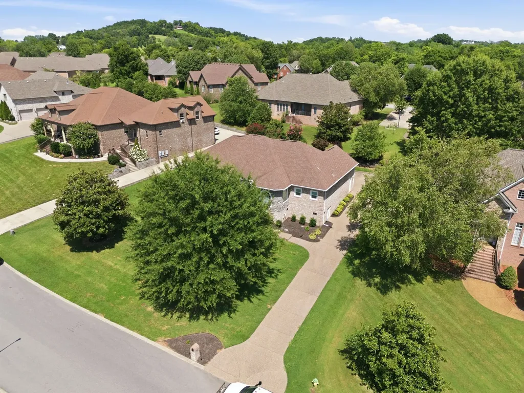114 Collinwood Drive Gallatin TN 37066