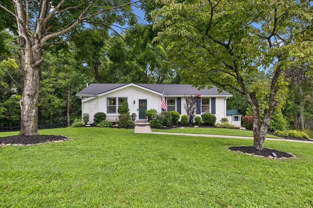 5915 Kinsdale Drive Nashville TN 37211
