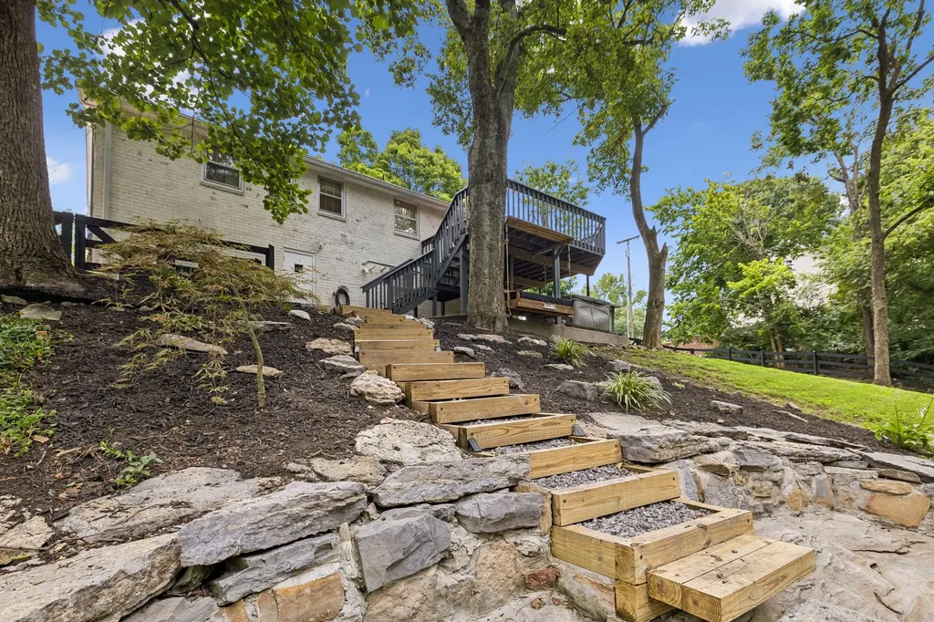 5915 Kinsdale Drive Nashville TN 37211