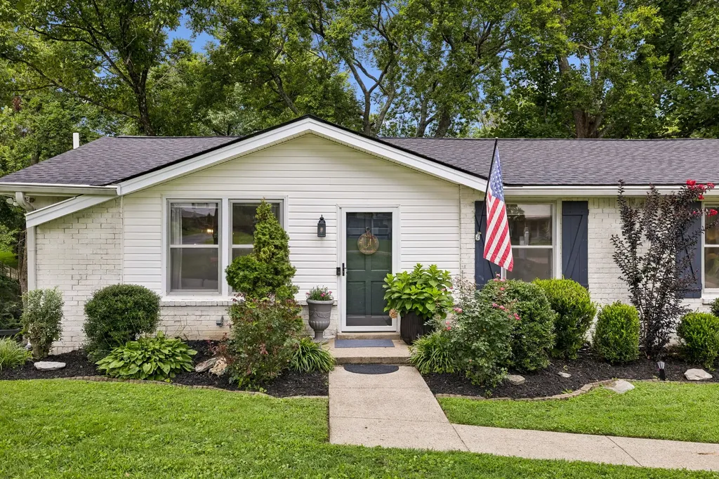 5915 Kinsdale Drive Nashville TN 37211